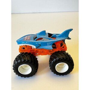 Hot Wheels Monster Jam Shark Wreak Blue 1:64